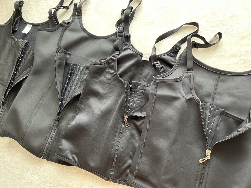 コルセットの類似品4枚の丈や生地の比較写真